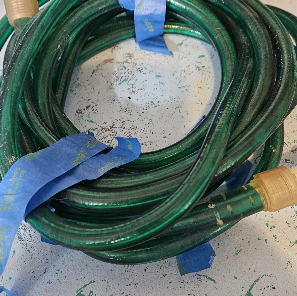 LED Flexable Rope light color is Green PRELOVED This is in good working condit